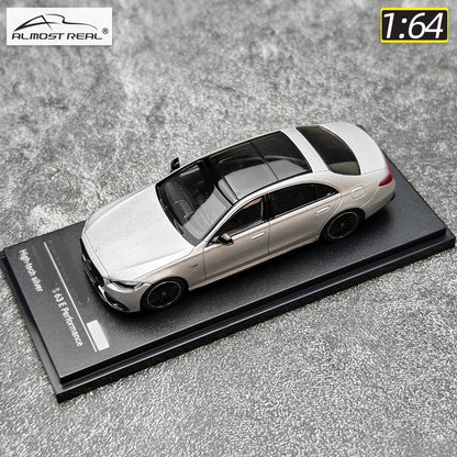 1:64 Mercedes-Benz S63 E Performance 2023