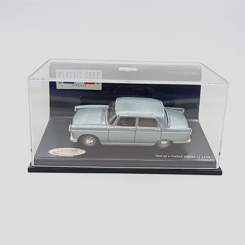 1:43 Peugeot 404 1970 Classic Car Model