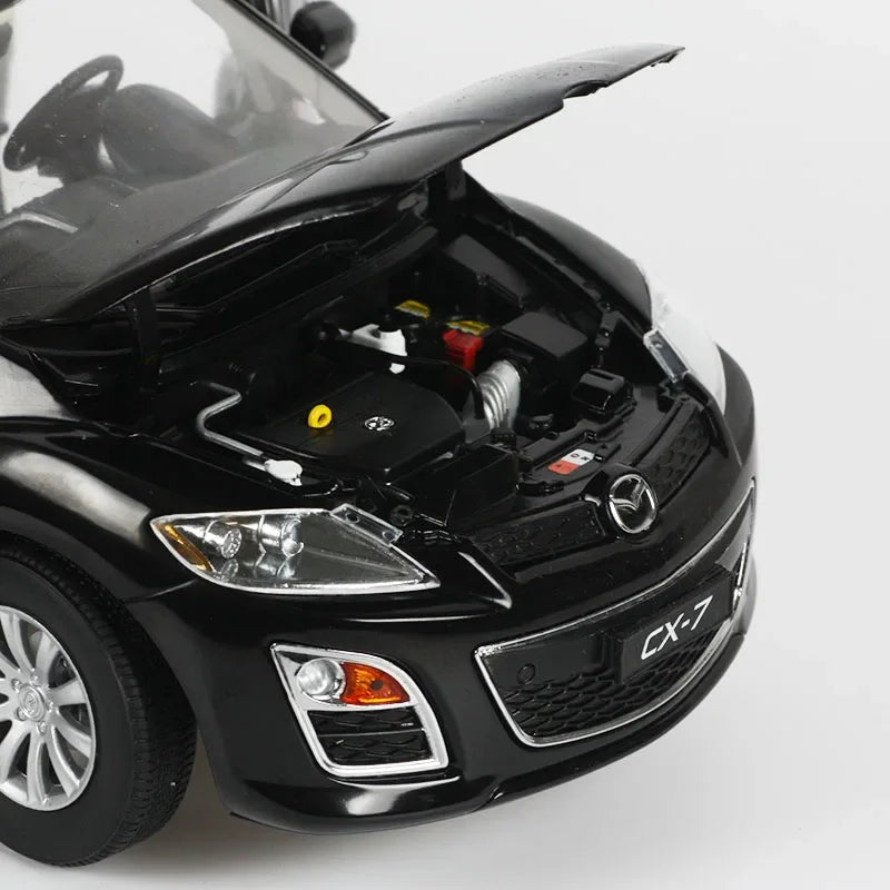 1:18 Mazda CX-7