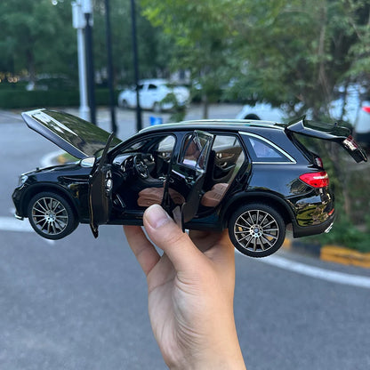 1:18 Mercedes Benz GLC63 AMG 2015