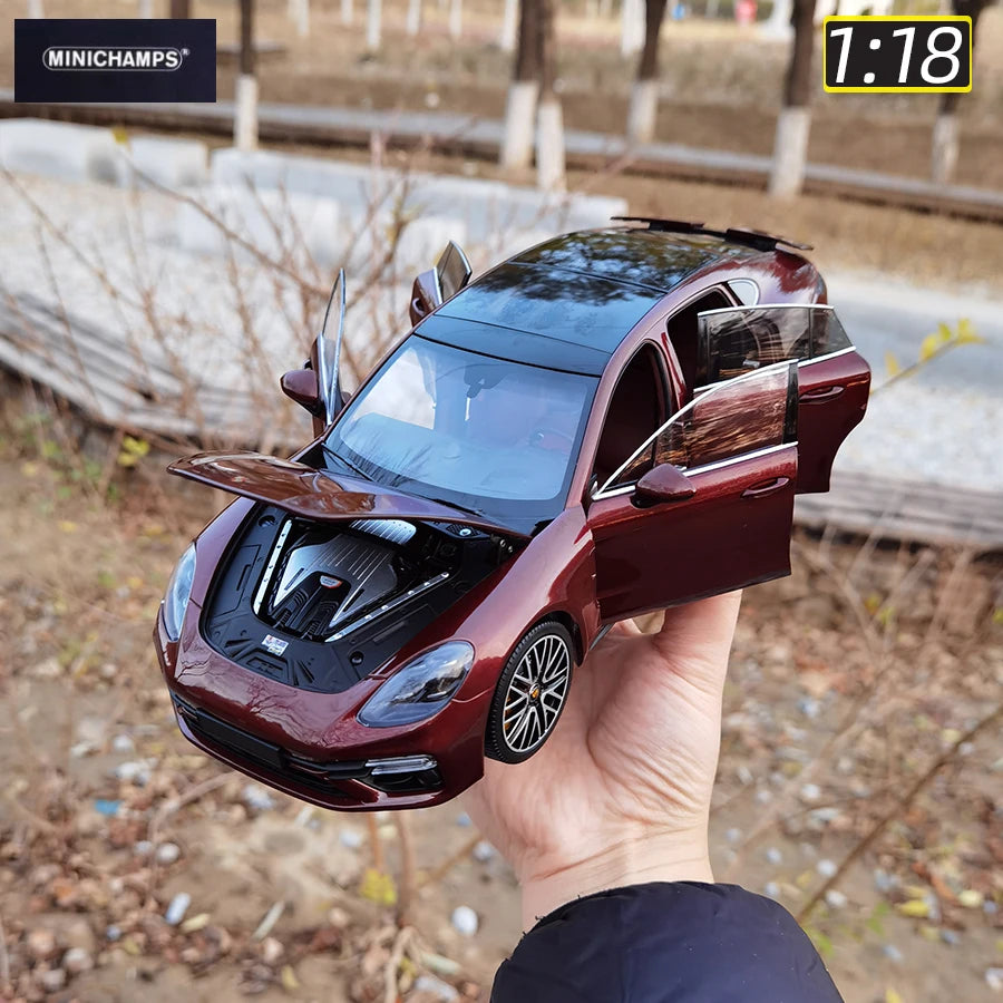 1:18 Porsche Panamera