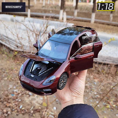 1:18 Porsche Panamera