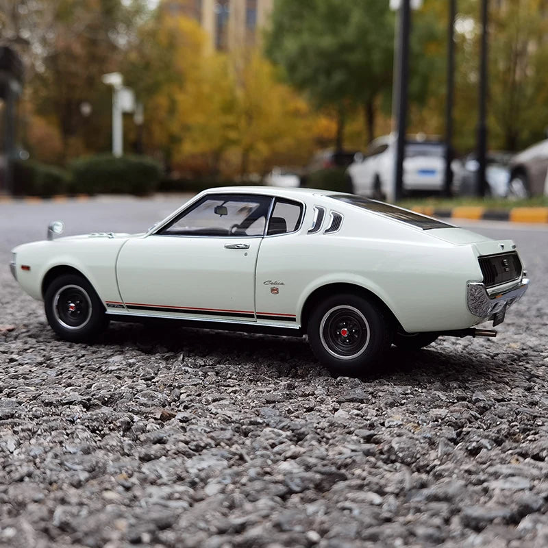 1:18 Toyota Celica LIFTBACK 2000GT (RA25)