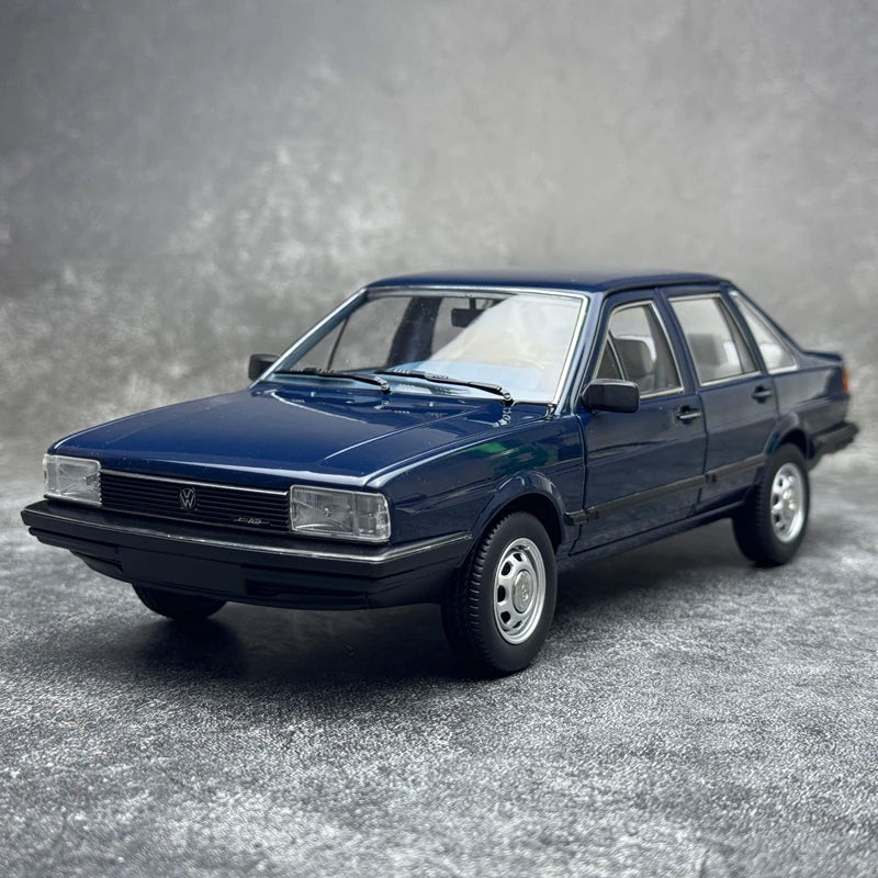 1:18 Volkswagen1983 Santana B2