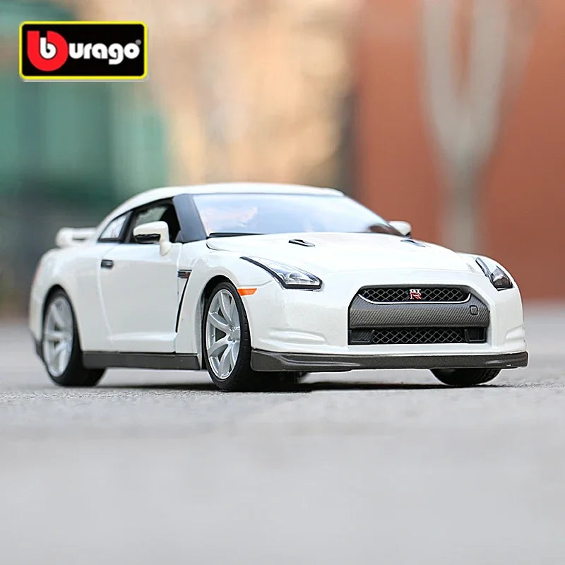 1:18 2009 Nissan GT-R R35