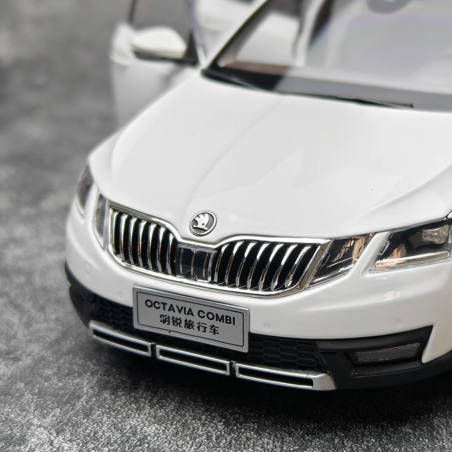 1:18 Skoda Octavia Combi