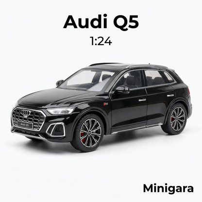 Audi Q5 đen, nền trắng và chữ Montserrat Bold