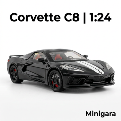 Corvette C8 đen sọc trắng theo nguồn