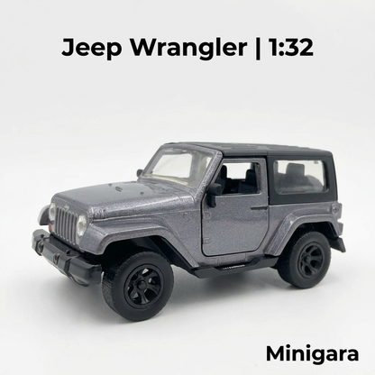 Jeep Wrangler xám mui đen
