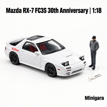 Mazda FC3S trắng cùng figure và phụ kiện thật