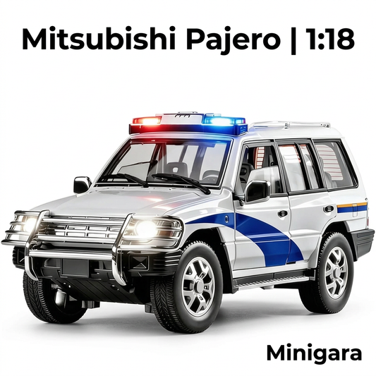 Mitsubishi Pajero trắng xanh cùng đèn cảnh sát