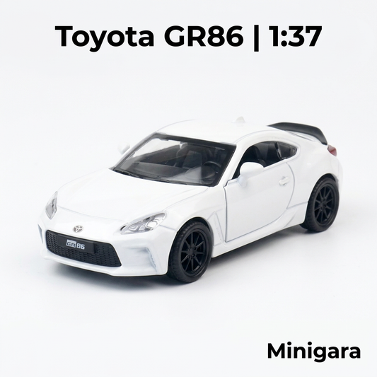 Toyota GR86 trắng, cửa đóng