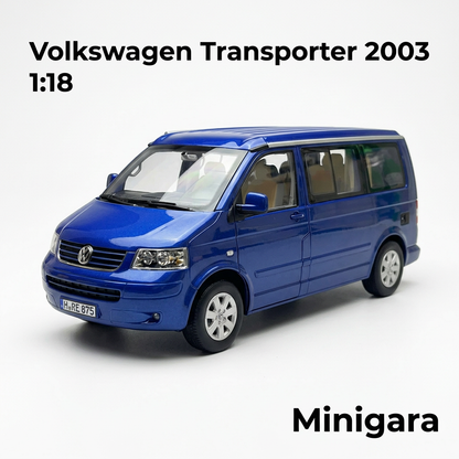 Volkswagen Transporter xanh